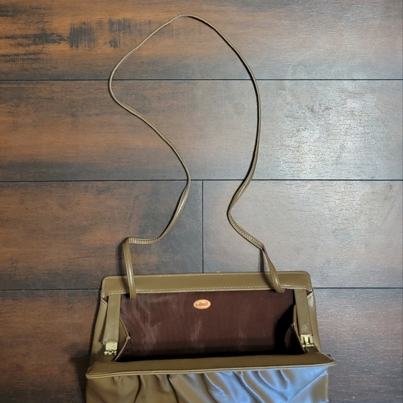 Andé Vintage Clutch with Strap - Picture 4 of 4